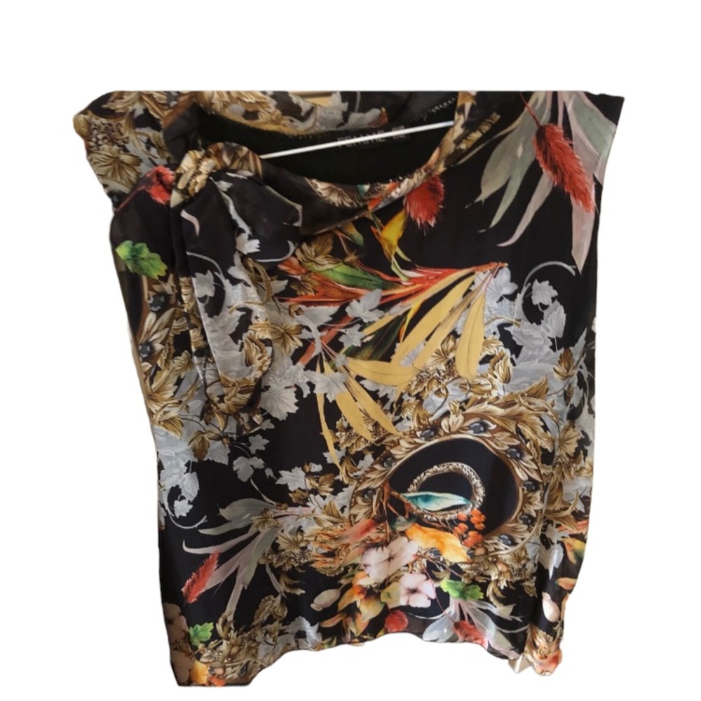 Femme de Carriere Sleeveless Blouse